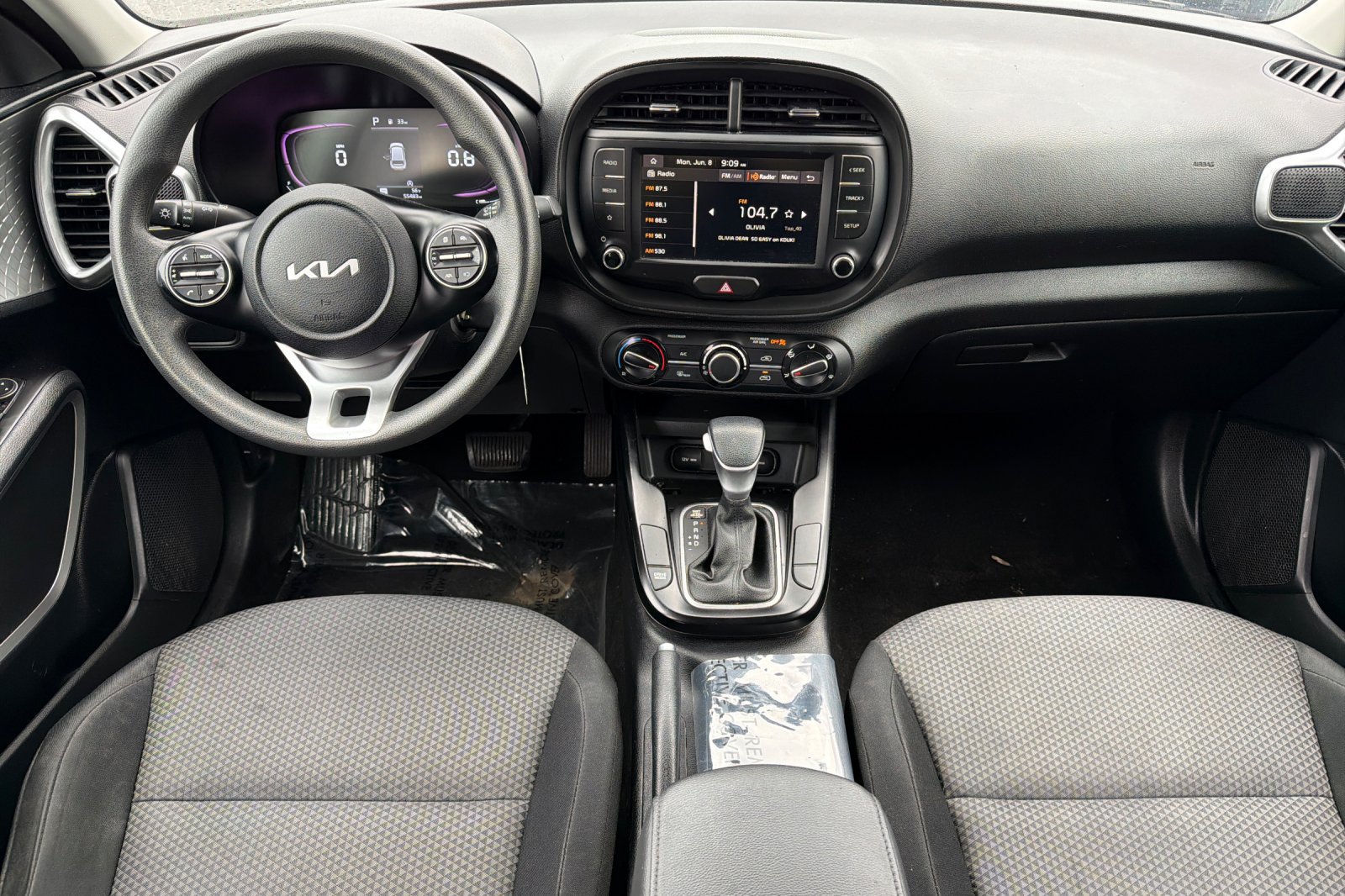 Used 2023 Kia Soul LX w/ LX Technology Package FWD image 12