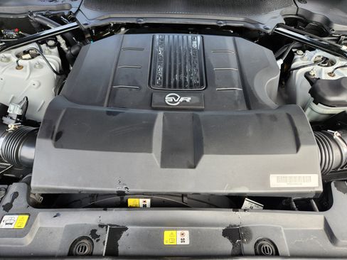 Used 2022 Land Rover Range Rover Sport SVR AWD/4WD image 9
