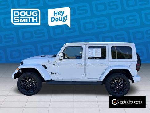 Used 2021 Jeep Wrangler Unlimited Sahara AWD/4WD image 2