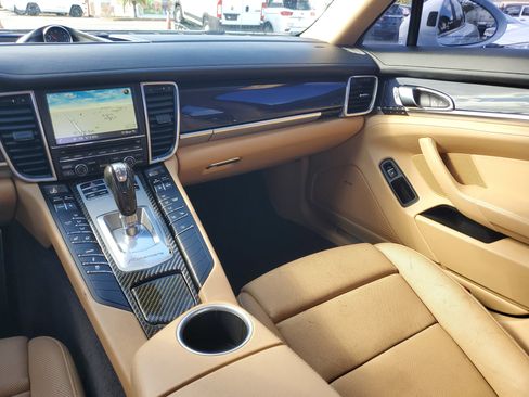 Used 2016 Porsche Panamera 4 Edition image 37