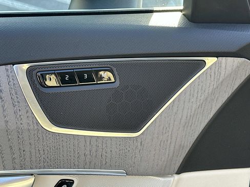 Certified 2025 Volvo XC90 B6 Plus w/ Protection Package Premier image 16