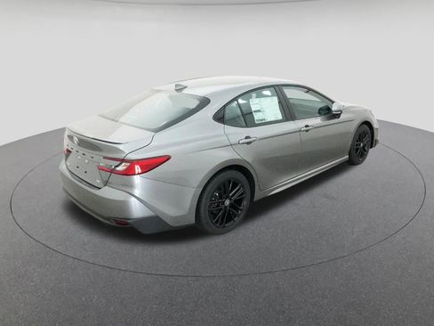 New 2026 Toyota Camry SE image 9