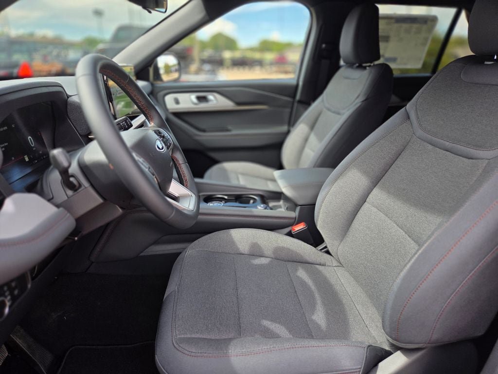 New 2027 Ford Explorer Active RWD image 18