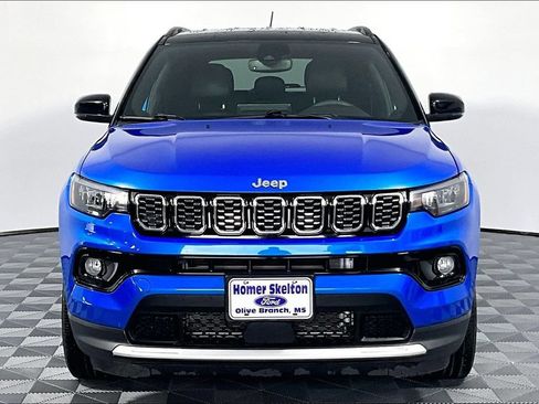 Used 2025 Jeep Compass Limited AWD/4WD image 3