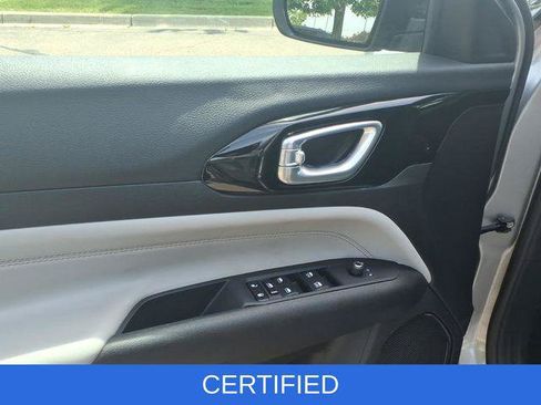 Certified 2023 Jeep Compass Limited w/ Elite Group AWD/4WD image 9