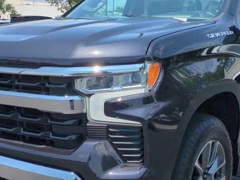 Used 2023 Chevrolet Silverado 1500 LT AWD/4WD image 6