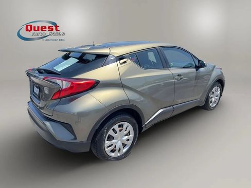 Used 2021 Toyota C-HR LE FWD image 3