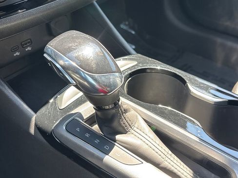 Used 2025 Buick Envista Sport Touring FWD image 25