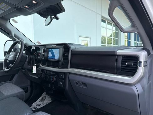 Used 2025 Ford F350 XLT AWD/4WD image 27