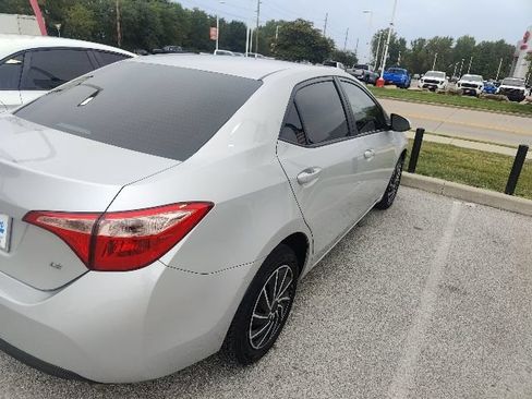 Used 2019 Toyota Corolla LE FWD image 9