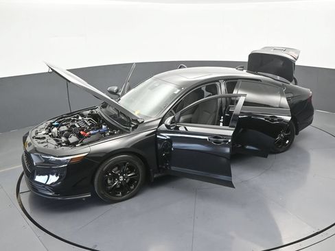 Used 2025 Honda Accord SE image 61