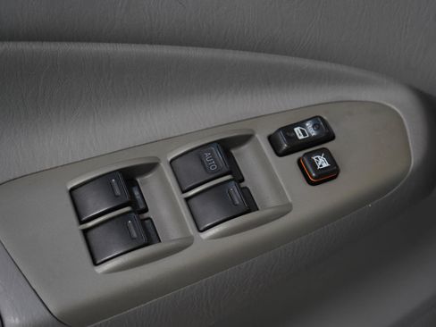 Used 2011 Toyota Tacoma 4x4 Double Cab w/ SR5 Pkg #2 image 23