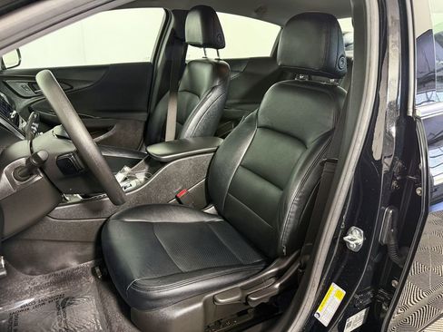 Used 2023 Chevrolet Malibu LS image 14