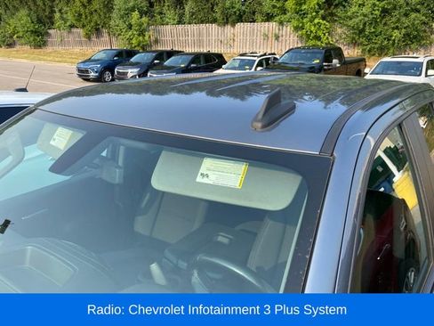 Used 2021 Chevrolet Silverado 1500 LT w/ Convenience Package II image 9