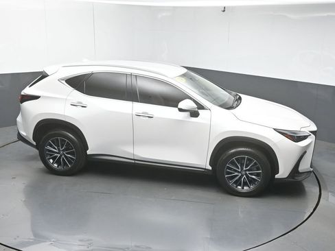 Used 2024 Lexus NX 250 FWD w/ Towing Package (2000 Lbs) image 48