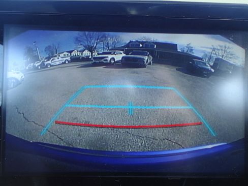 Used 2019 Toyota C-HR LE image 18