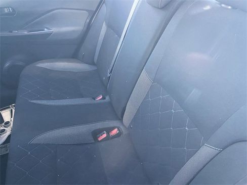 Used 2020 Nissan Kicks S image 9