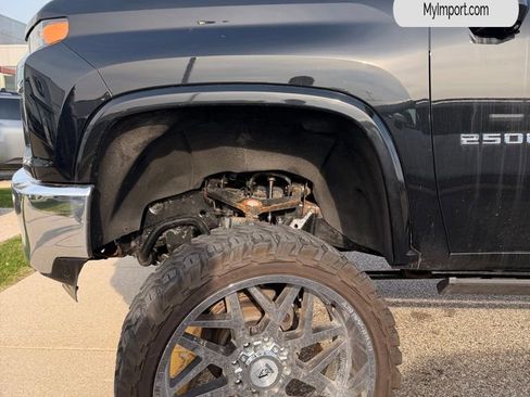 Used 2020 Chevrolet Silverado 2500 LTZ w/ LTZ Premium Package image 2