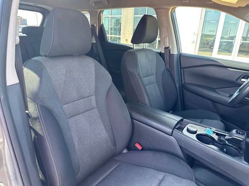 Used 2024 Nissan Rogue SV image 11