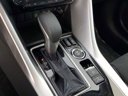 Used 2025 Mitsubishi Eclipse Cross Black Edition image 30