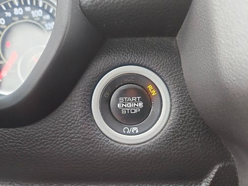 Used 2019 RAM 1500 Big Horn AWD/4WD image 16