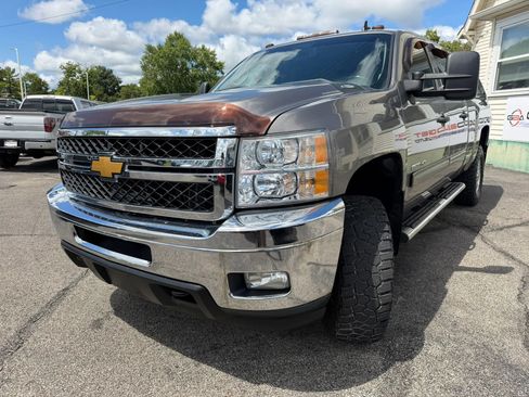 Used 2012 Chevrolet Silverado 2500 LT w/ Interior Plus Package AWD/4WD image 9