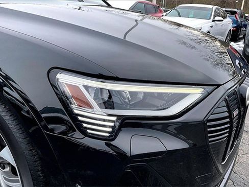 Used 2021 Audi e-tron Premium Plus w/ Premium Plus Package image 28