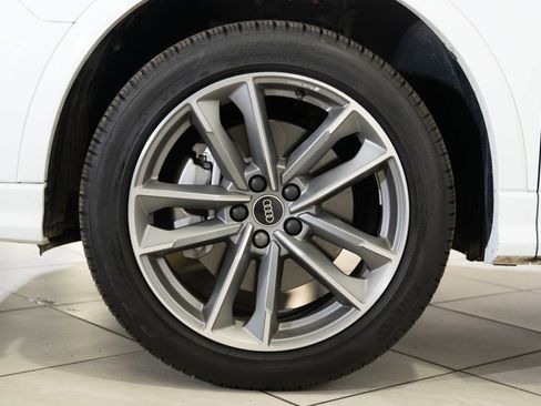 Certified 2025 Audi Q3 2.0T Premium w/ Convenience Package image 17