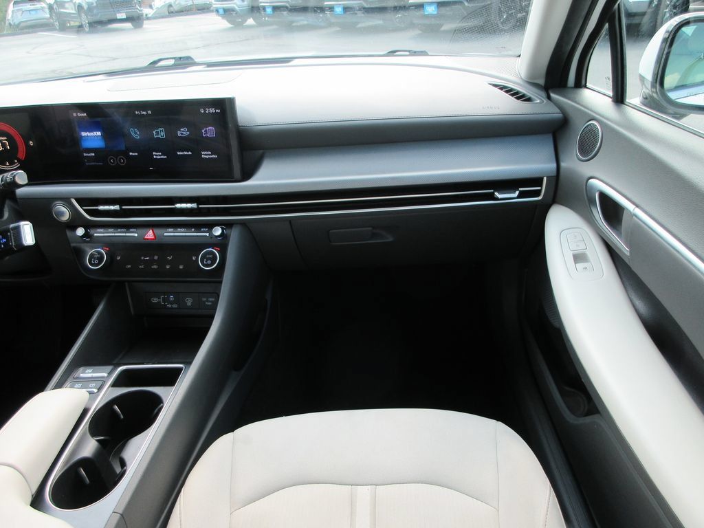 Used 2025 Hyundai Sonata SEL FWD image 15