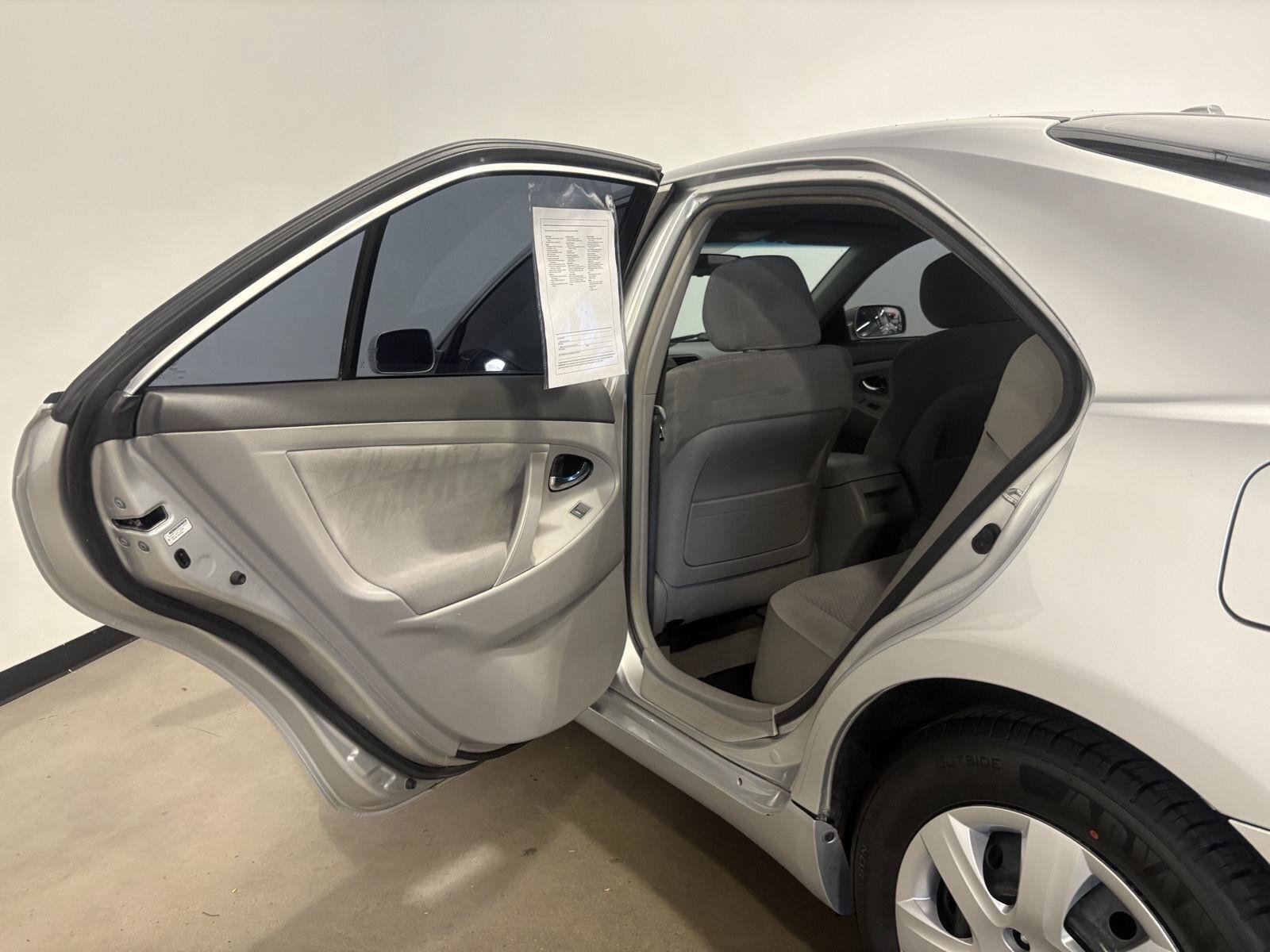 Used 2011 Toyota Camry LE FWD image 32