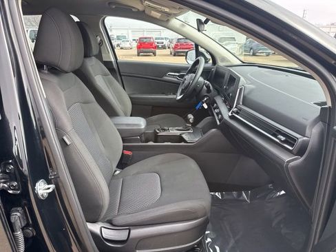 Used 2025 Kia Sportage LX image 50