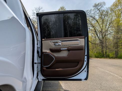 Used 2020 RAM 1500 Laramie AWD/4WD image 12