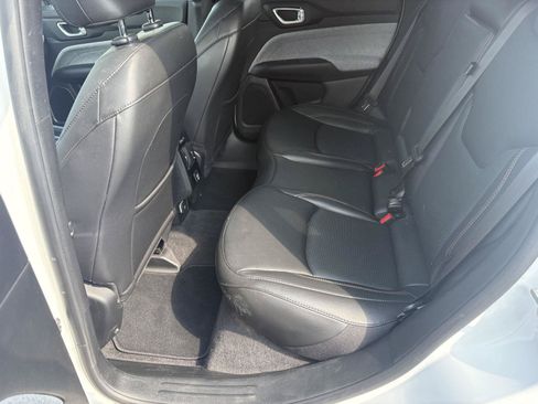 Used 2023 Jeep Compass Latitude AWD/4WD image 14
