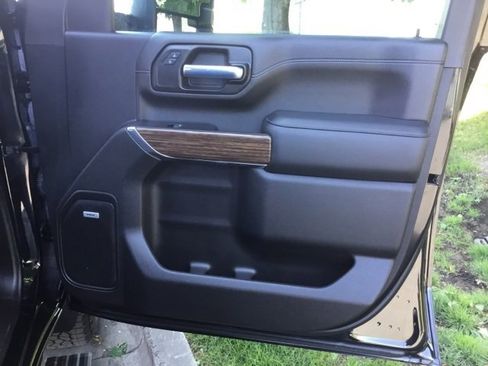 Used 2023 Chevrolet Silverado 2500 High Country w/ Z71 Off-Road Package image 30