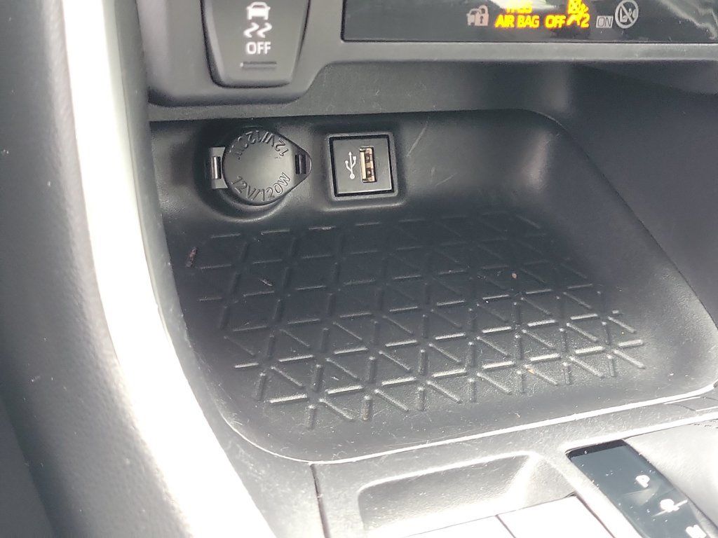 Certified 2024 Toyota RAV4 LE AWD/4WD image 17