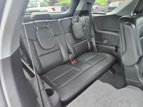 Certified 2023 Ford Explorer XLT w/ Equipment Group 202A AWD/4WD image 17