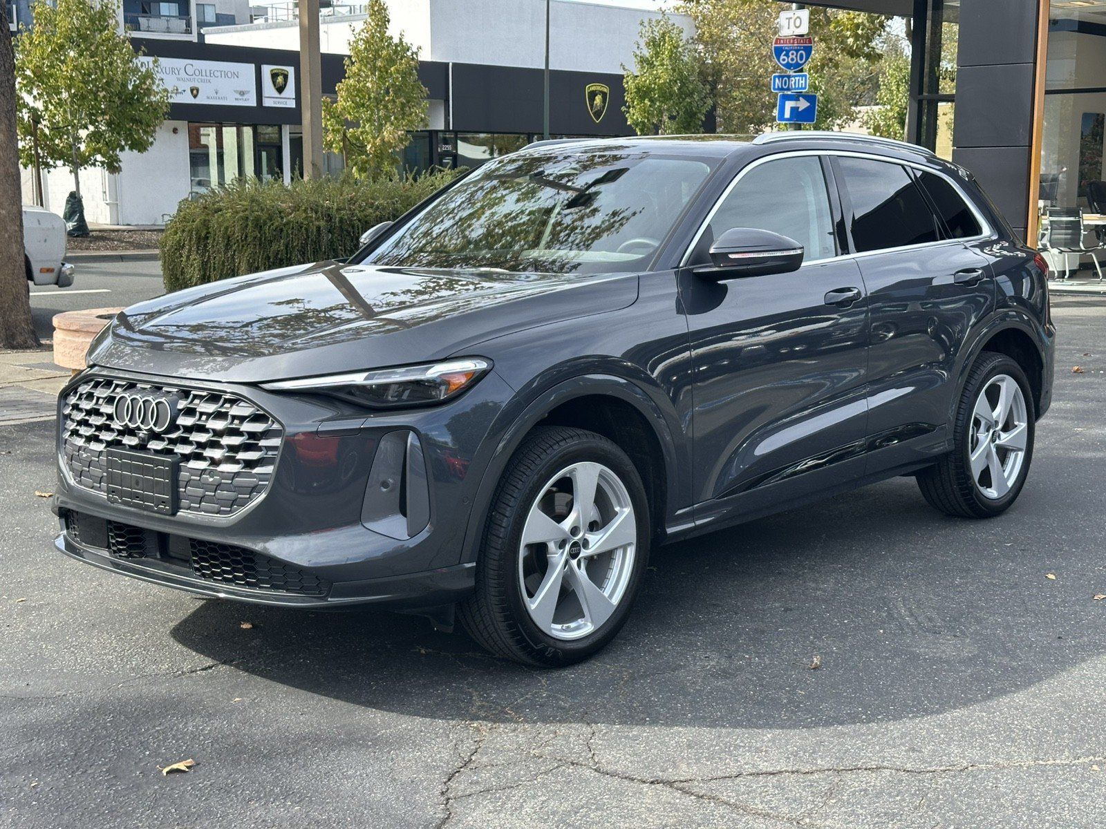 Used 2025 Audi Q5 Premium Plus AWD/4WD image 3