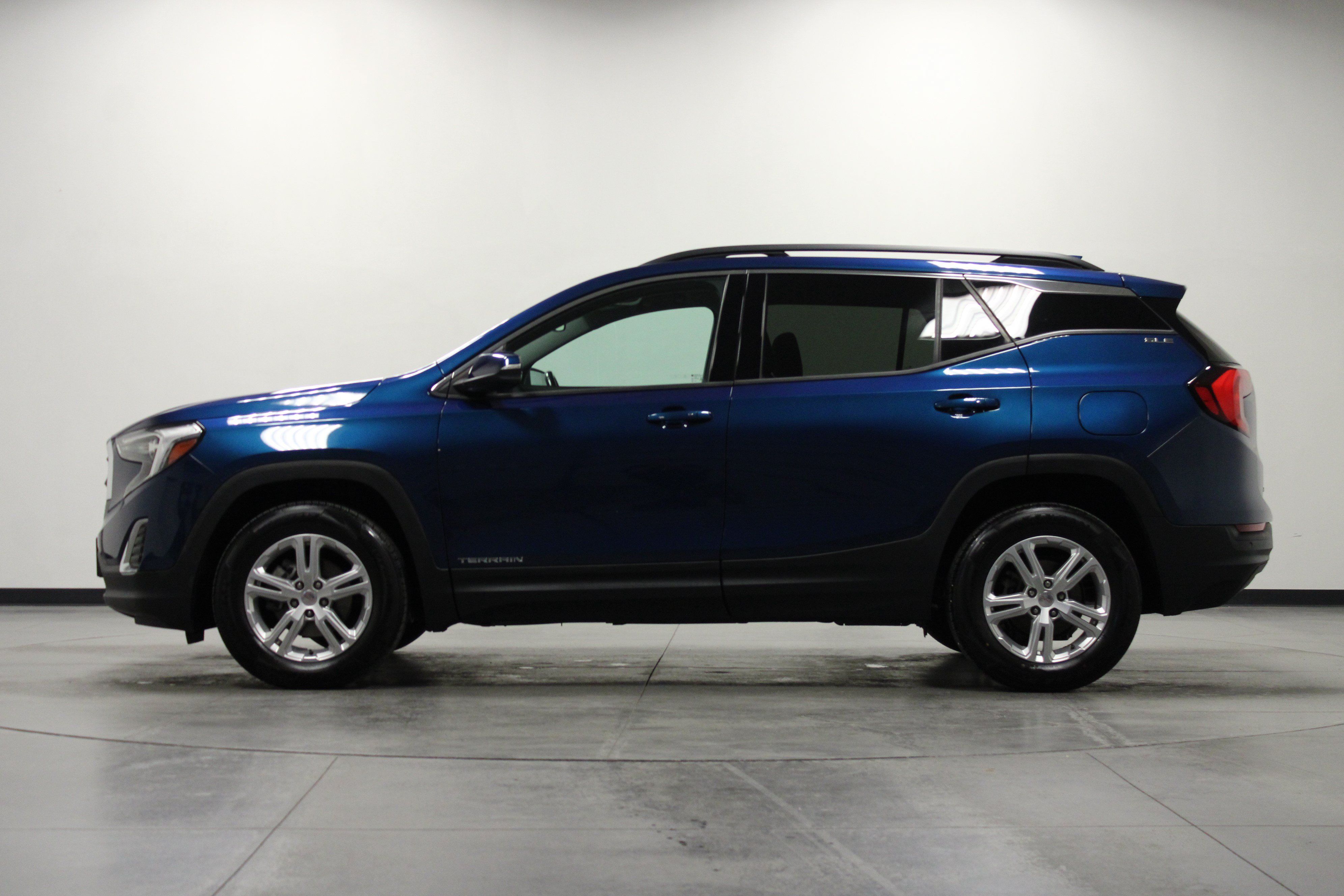 Used 2020 GMC Terrain SLE w/ Driver Convenience Package AWD/4WD image 7