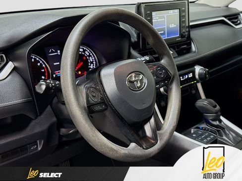 Used 2021 Toyota RAV4 XLE w/ Convenience Package AWD/4WD image 14