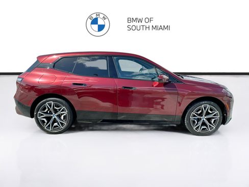 Used 2024 BMW iX xDrive50 w/ Sport Package AWD/4WD image 8