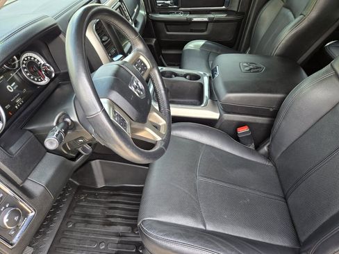 Used 2017 RAM 1500 Laramie w/ Convenience Group AWD/4WD image 8