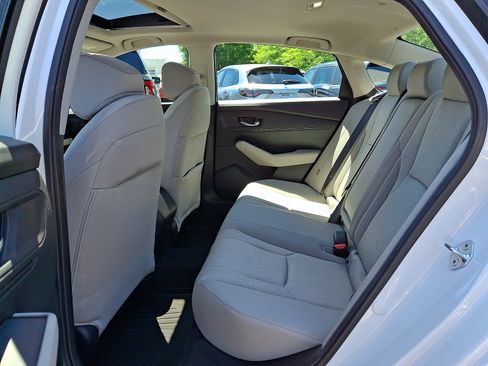 Used 2023 Honda Accord EX image 10