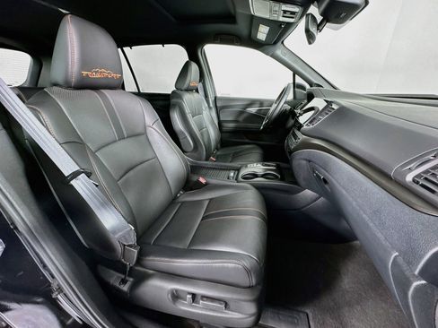 Certified 2023 Honda Passport TrailSport image 29