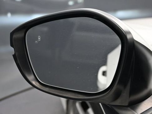 Used 2023 Honda Civic Touring image 4
