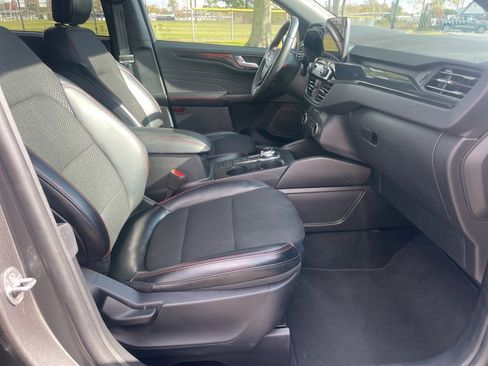 Used 2025 Ford Escape ST-Line Select image 15