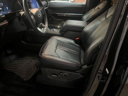 Used 2023 Ford Expedition Limited AWD/4WD image 18