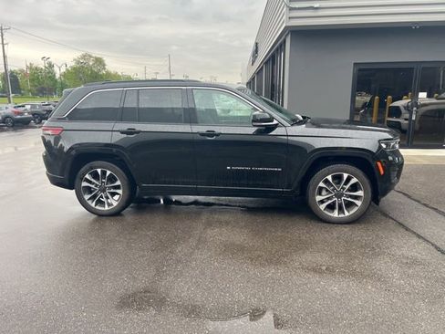 Used 2025 Jeep Grand Cherokee Overland w/ Trailer Tow Package AWD/4WD image 2