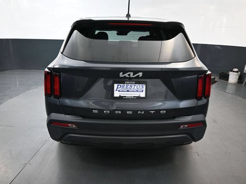 Used 2022 Kia Sorento LX FWD image 8