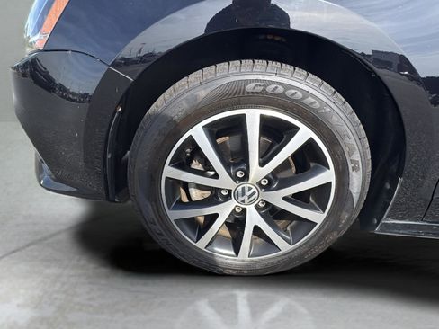 Used 2017 Volkswagen Jetta SE image 17