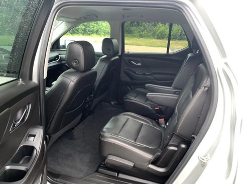 Used 2021 Chevrolet Traverse RS FWD image 27